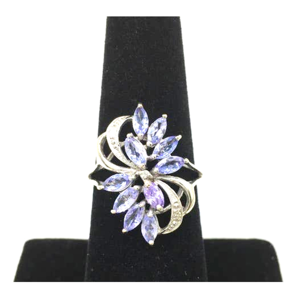 14K White Gold Women's Ring With Purple Stones Cluster Design Size 7